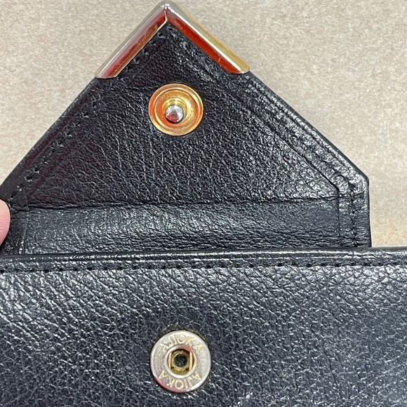 Yves Saint Laurent Vintage Compact Kiss Lock Wallet - Black - Preowned - Picture 5 of 15